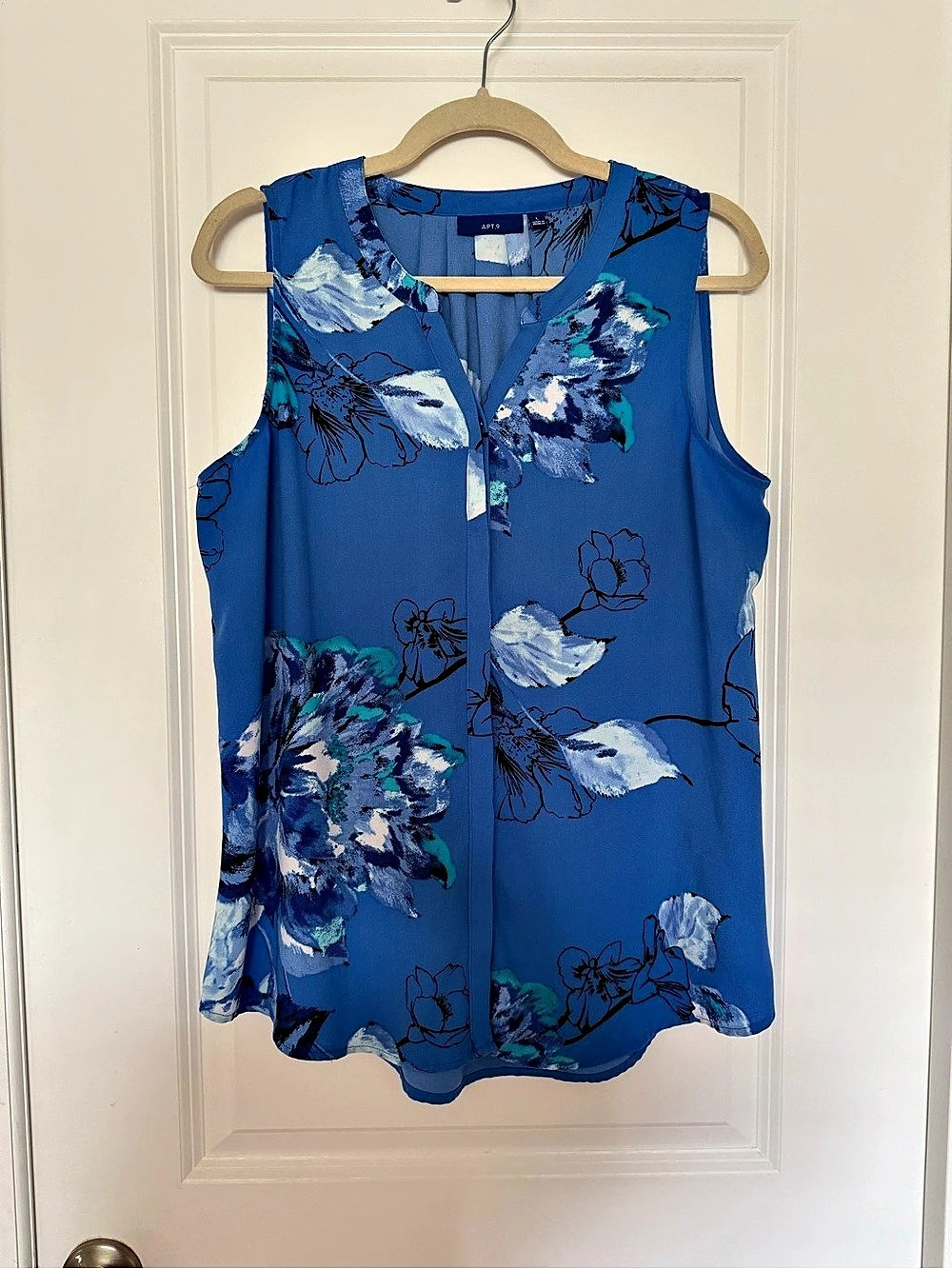 APT.9 Floral Sleeveless Blouse in Blue Size Large
